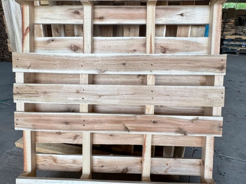 Pallet gỗ Vsip